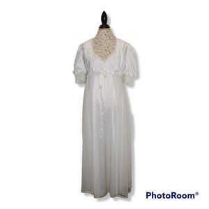 Vintage White Floral Nightgown Peignoir Set